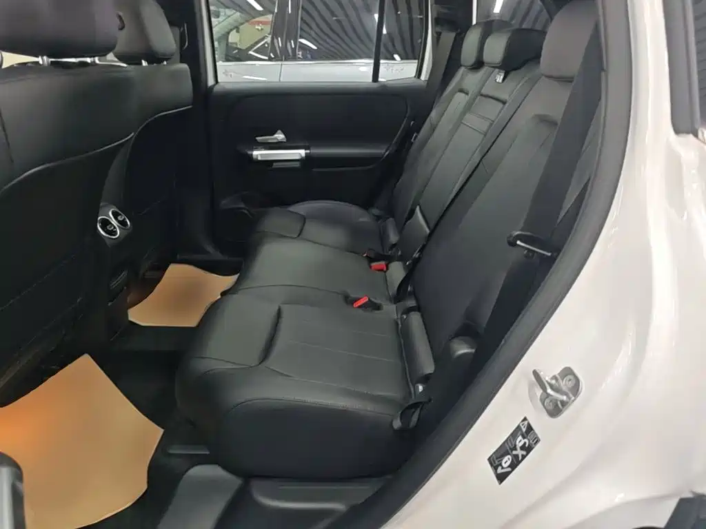 Mercedes-Benz EQB 2025 — фото 13