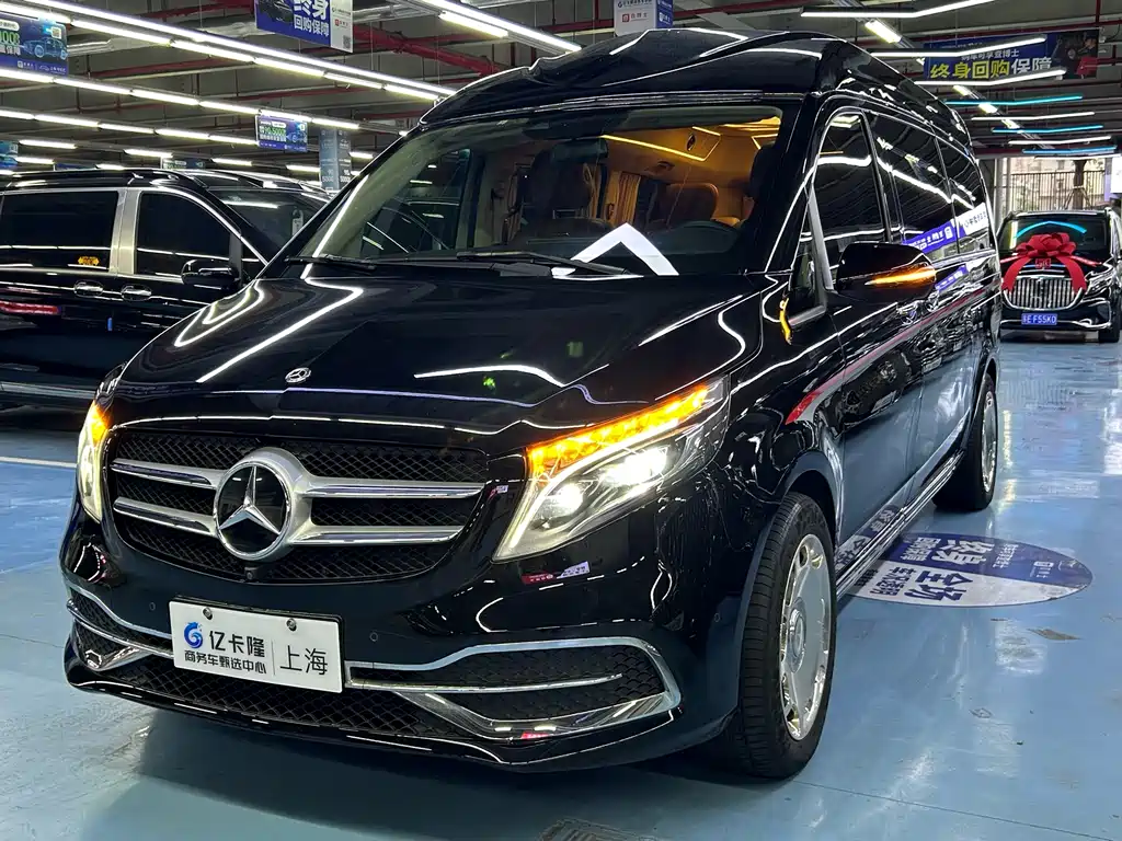 Mercedes-Benz V-Class 2021 — фото 1