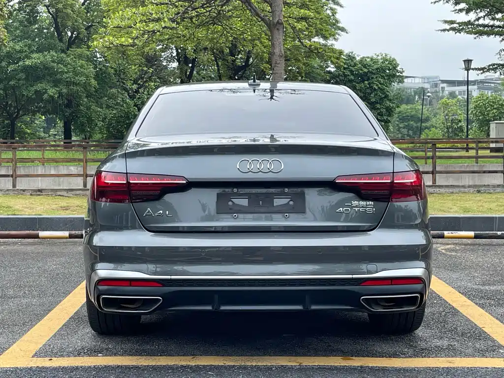Audi A4L 2021