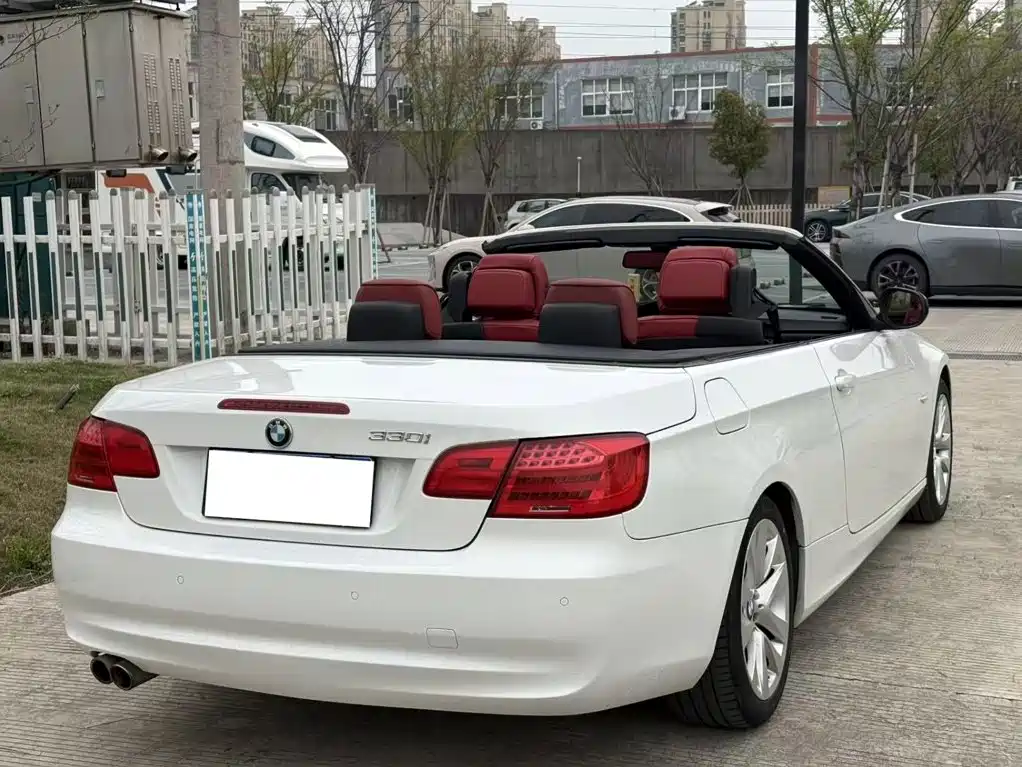 BMW 3 Series 2011 — фото 11