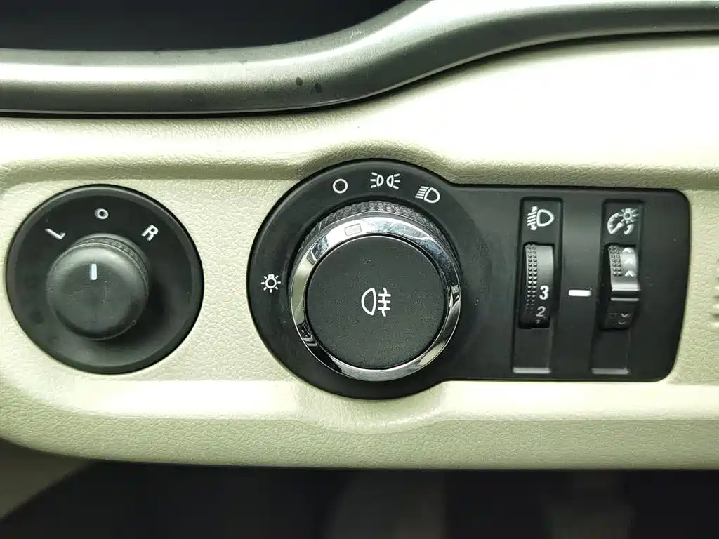 Buick Excelle 2017 — фото 21