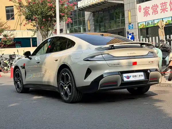 Xiaomi SU7 2024