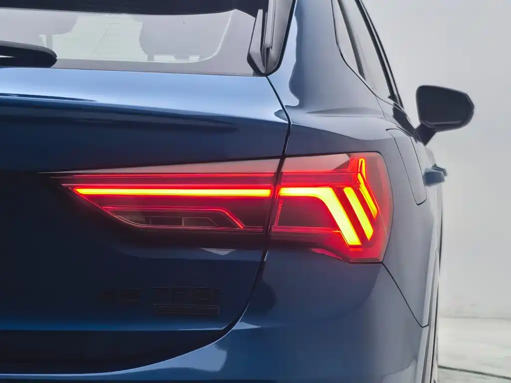 Audi Q3 Sportback 2020 — фото 24