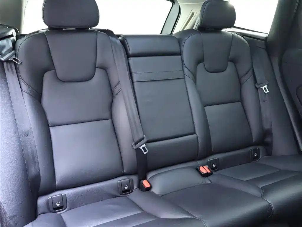 Volvo XC60 2020 — фото 23