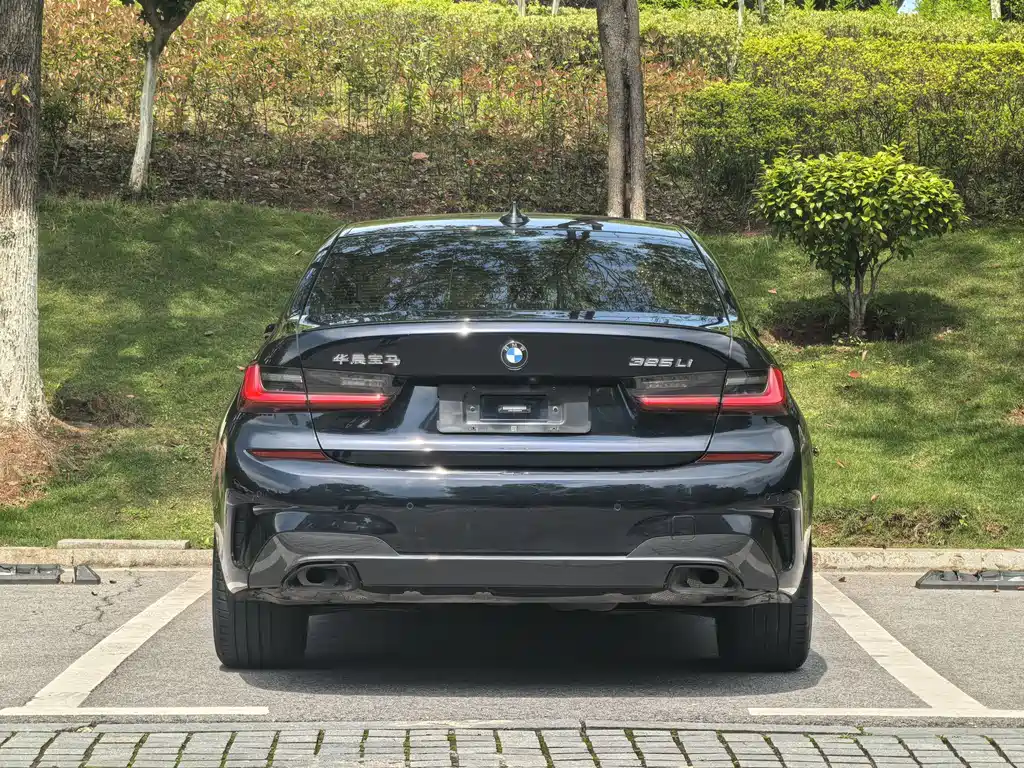 BMW 3 Series 2021 — фото 13