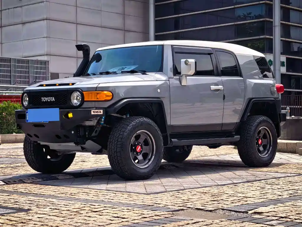 Toyota FJ Cruiser 2019 — фото 1