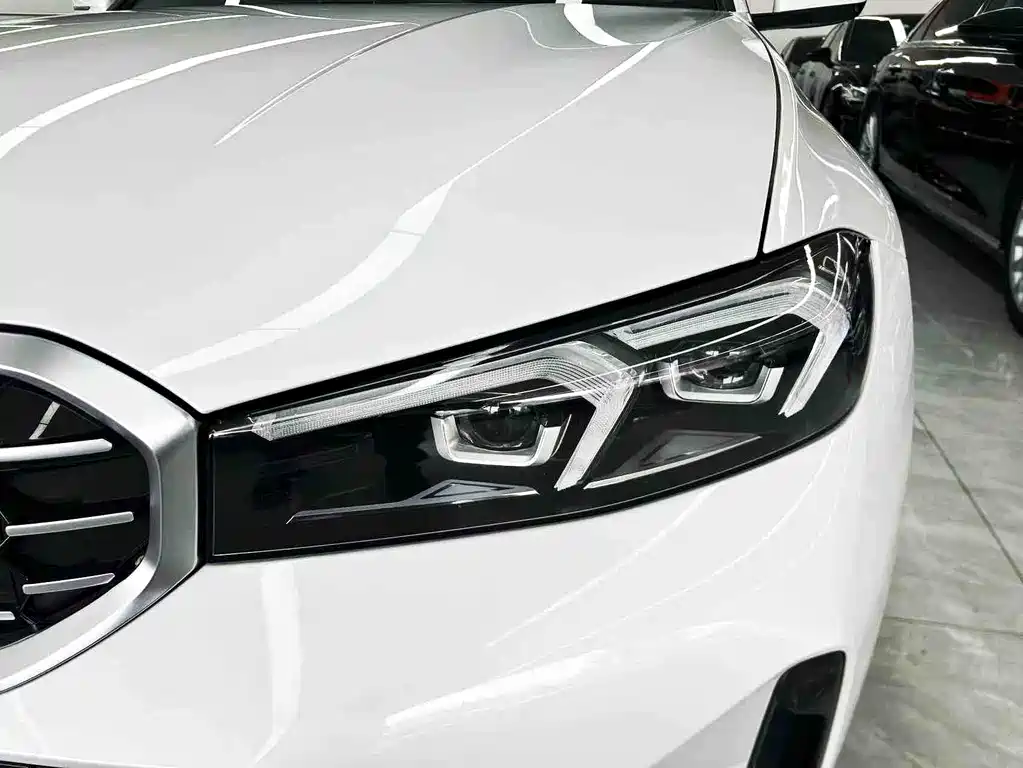 BMW 3 Series 2023 — фото 24