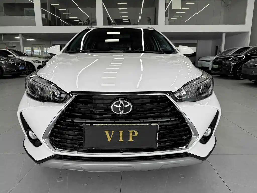 Toyota Yaris L 2022 — фото 2