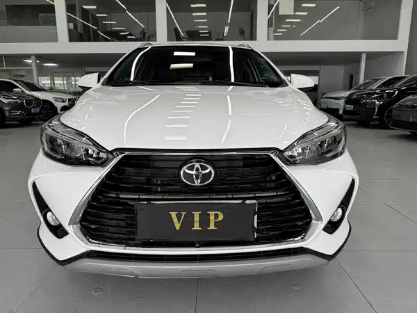 Toyota Yaris L 2022