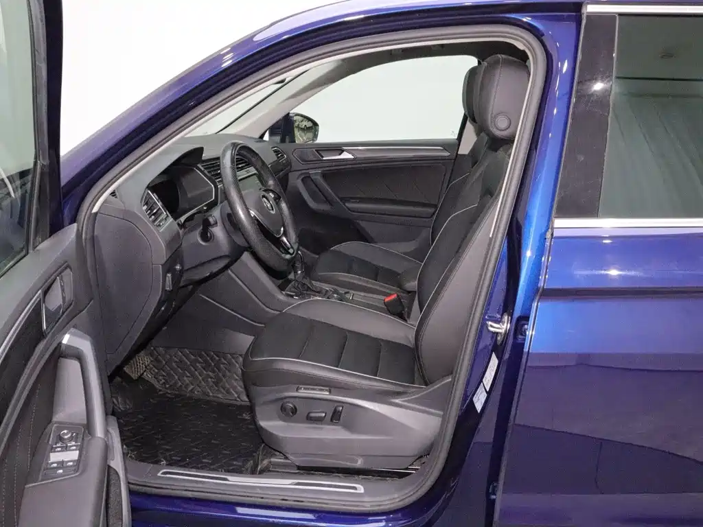 Volkswagen Tiguan 2019 — фото 11