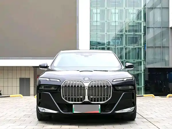BMW i7 2024