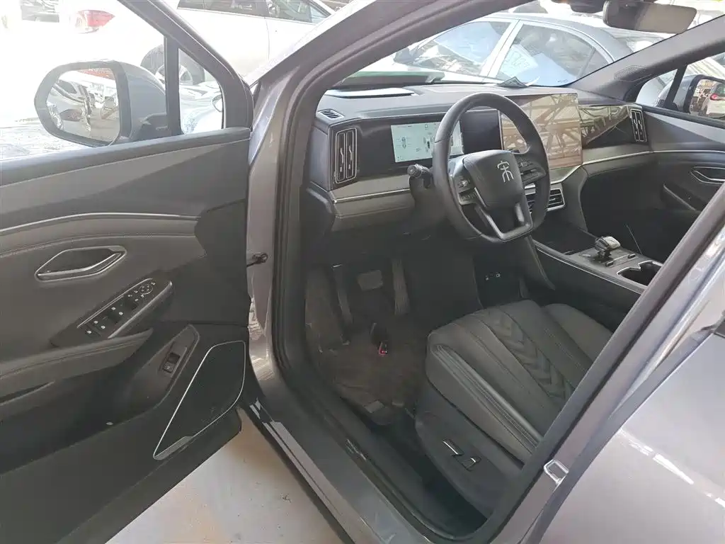 BYD L DM-i 2025 — фото 16