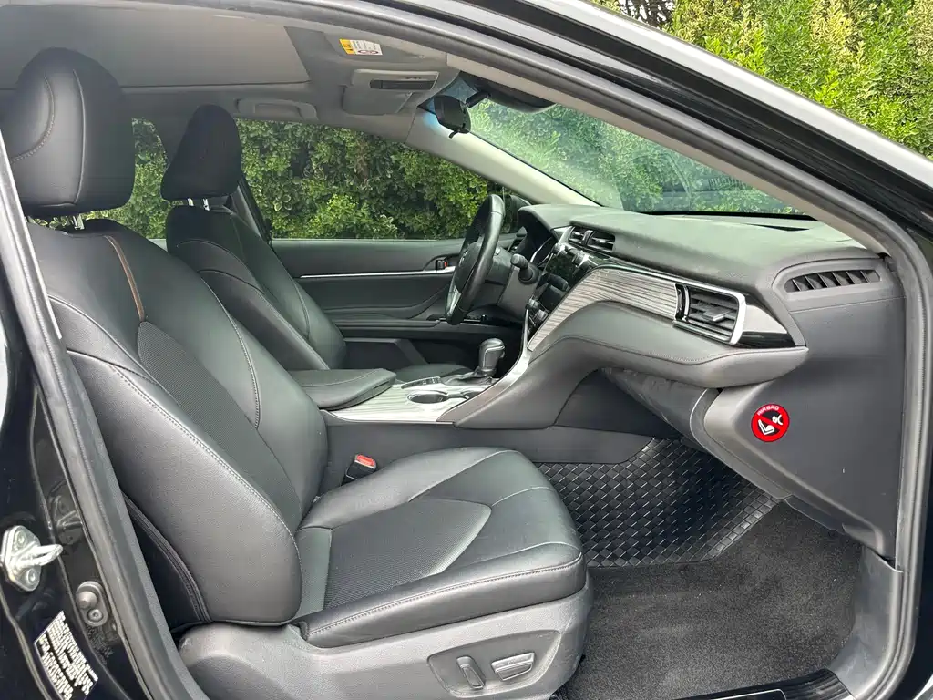 Toyota Camry 2019 — фото 15