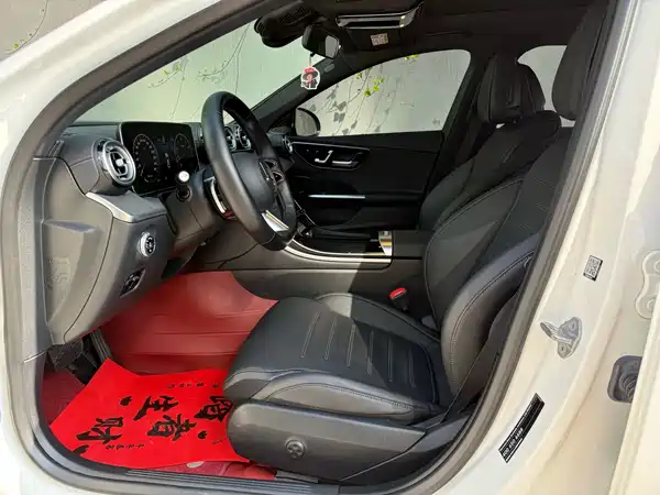 Mercedes-Benz C-Class 2024