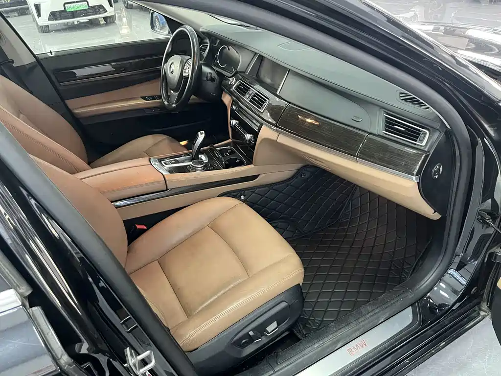 BMW 7 Series 2015 — фото 4