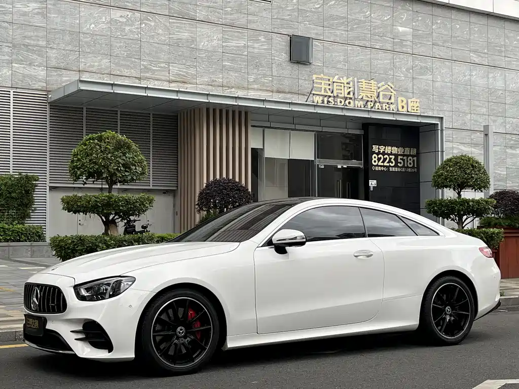 Mercedes-Benz E-Class 2022