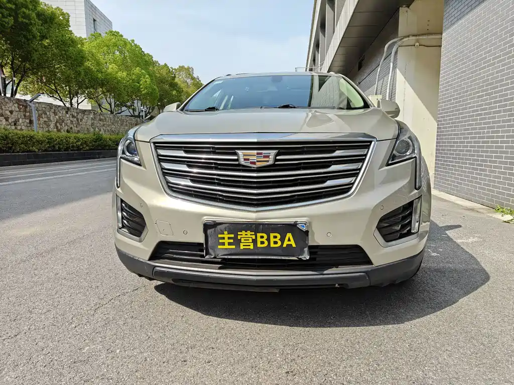 Cadillac XT5 2017 — фото 2