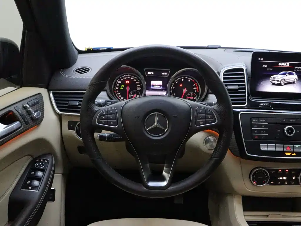 Mercedes-Benz GLE 2018 — фото 16