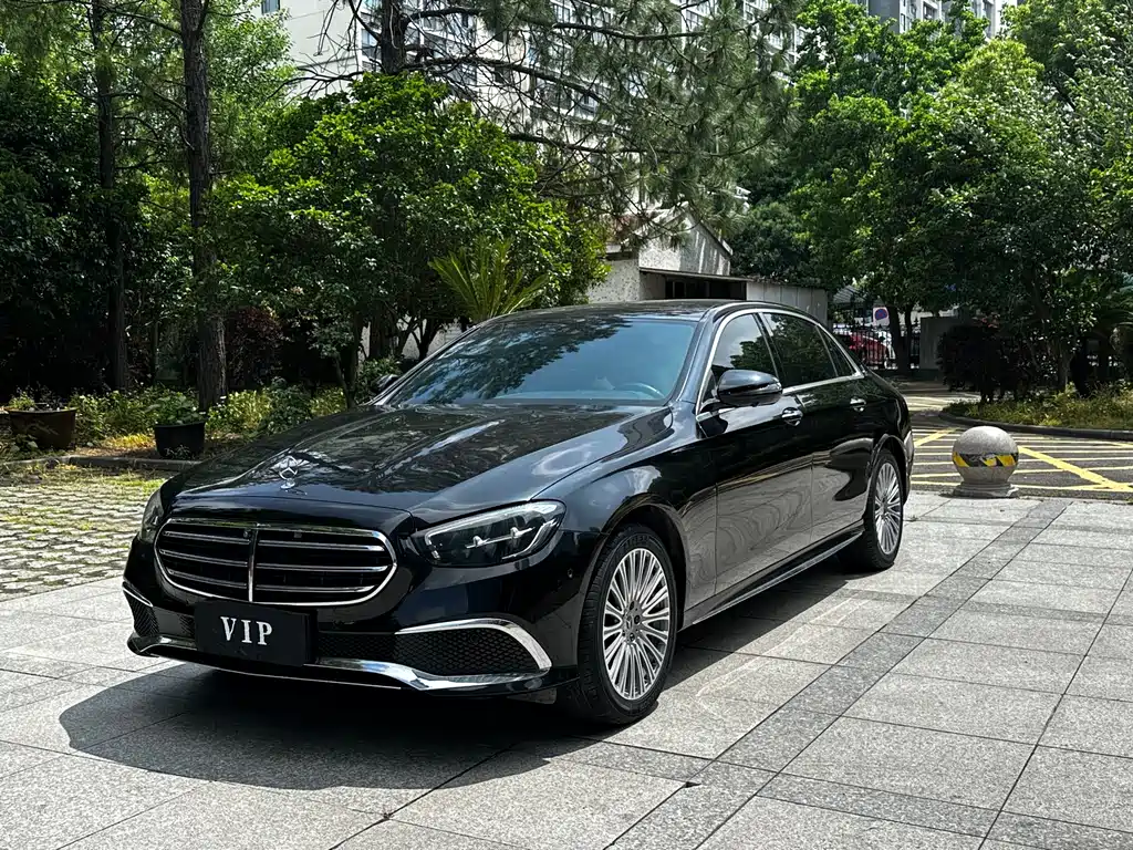 Mercedes-Benz E-Class 2023 — фото 1