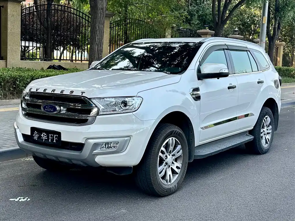 Ford Everest 2017 — фото 1