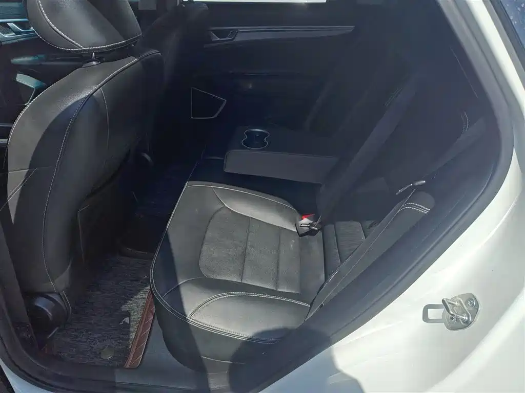 Geely Emgrand GS 2020 — фото 13