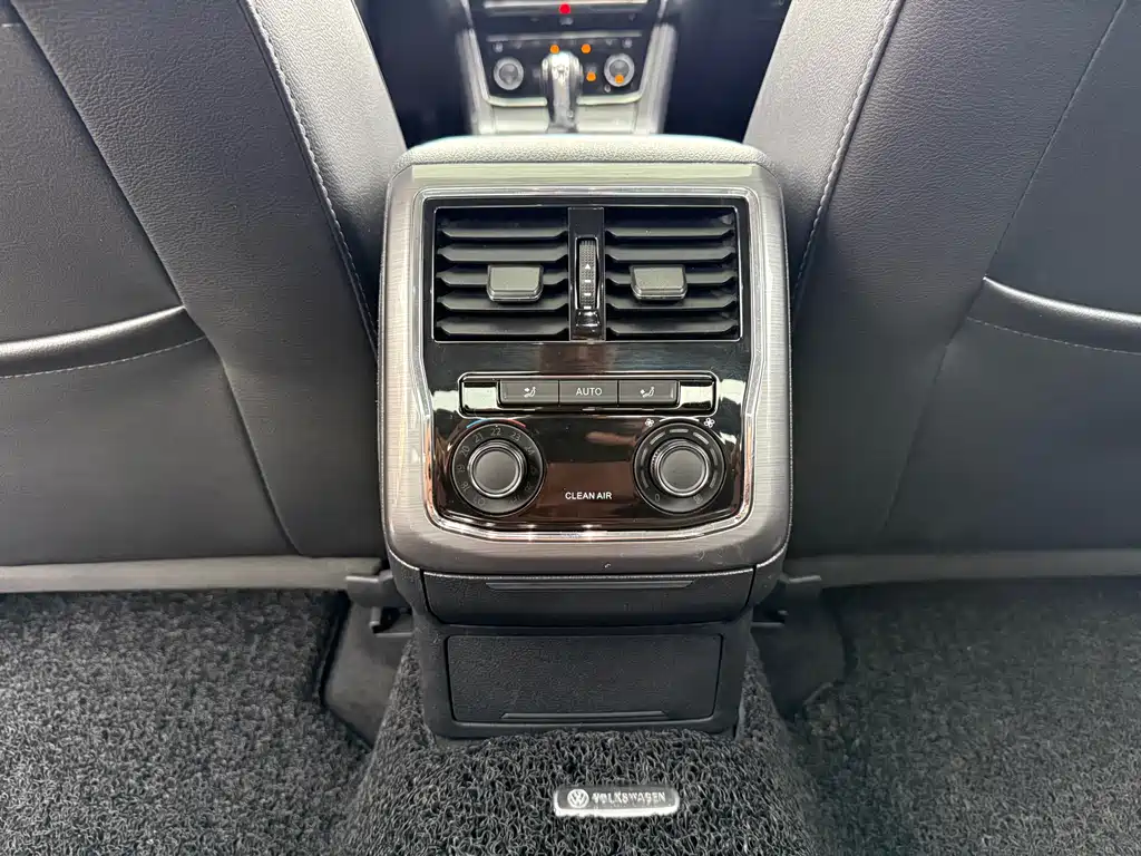 Volkswagen Passat 2018 — фото 14