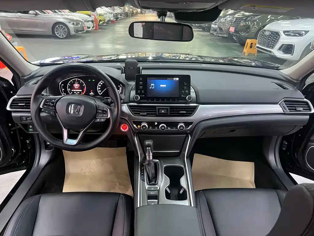 Honda Accord 2021 — фото 13