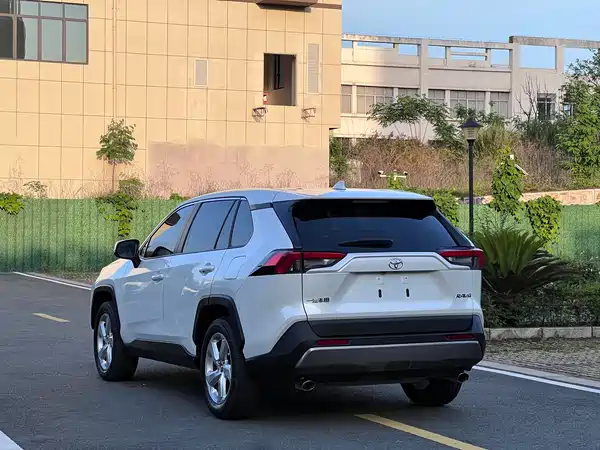 Toyota RAV4 2021