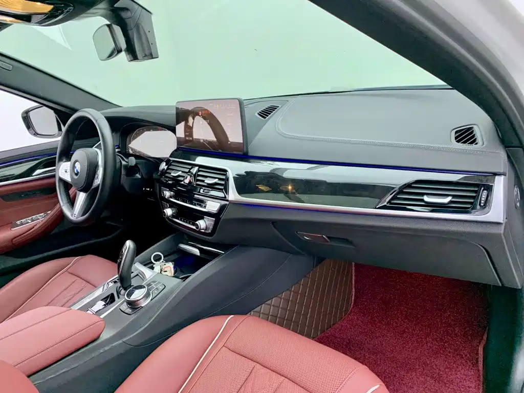 BMW 5 Series 2024 — фото 17