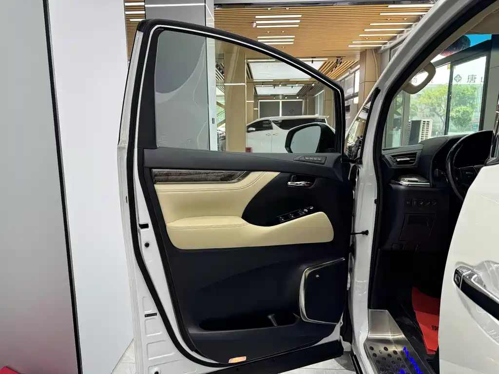 Toyota Alphard 2020 — фото 7