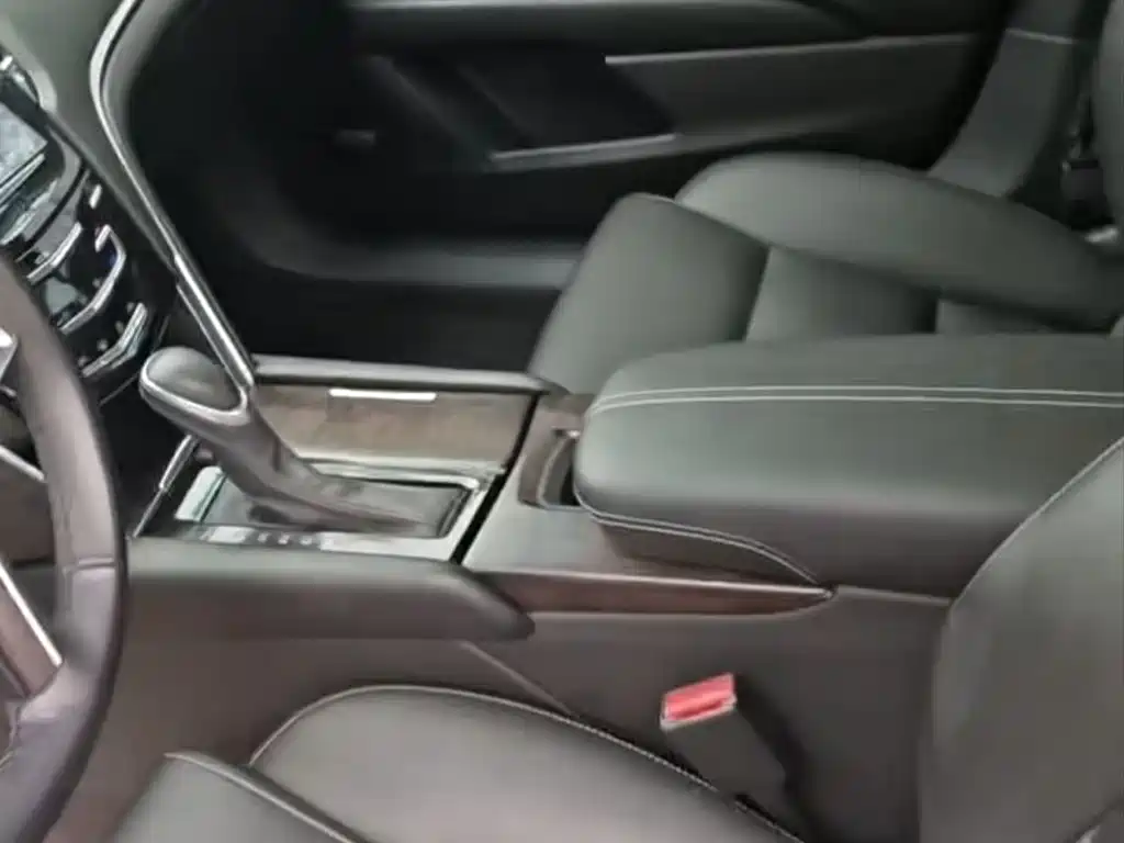 Cadillac XTS 2018 — фото 14