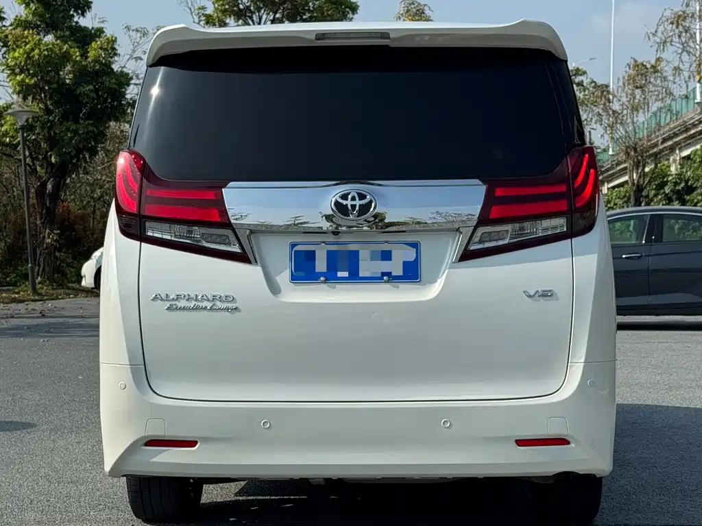 Toyota Alphard 2017 — фото 5