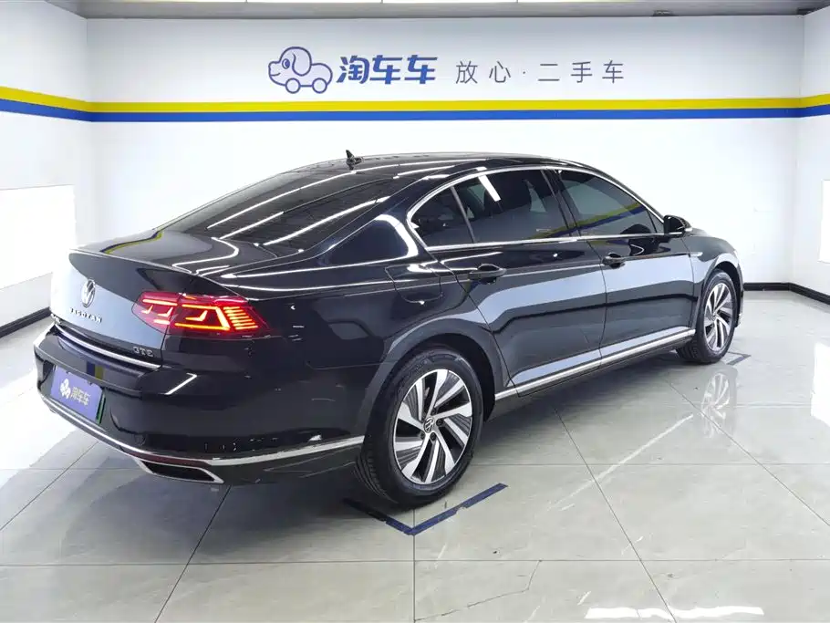 Volkswagen Magotan GTE PHEV 2023 — фото 3