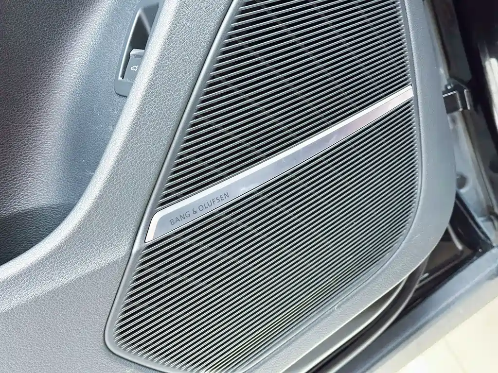 Audi Q8 2020 — фото 11