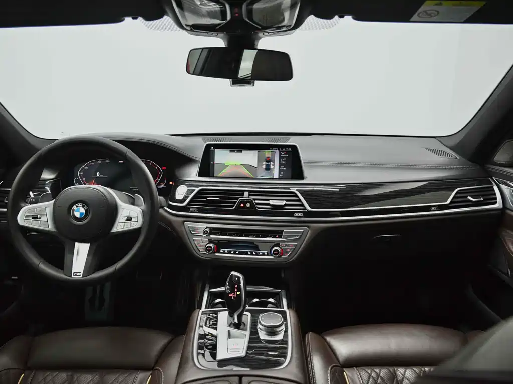 BMW 7 Series 2019 — фото 31