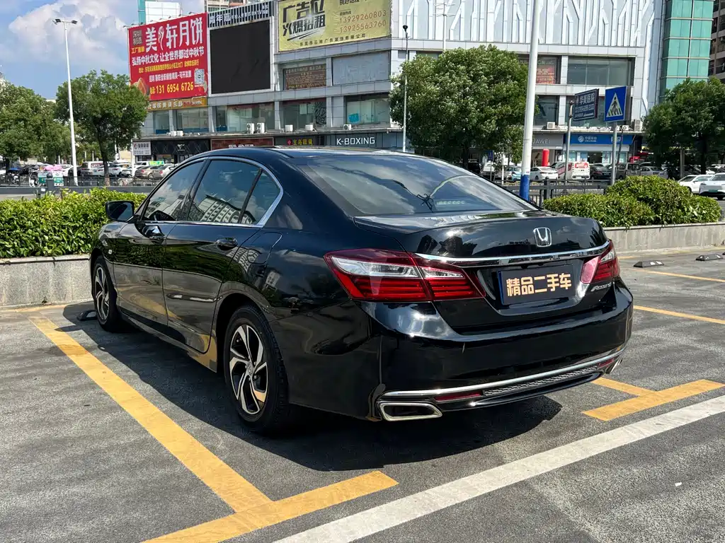 Honda Accord 2017 — фото 5