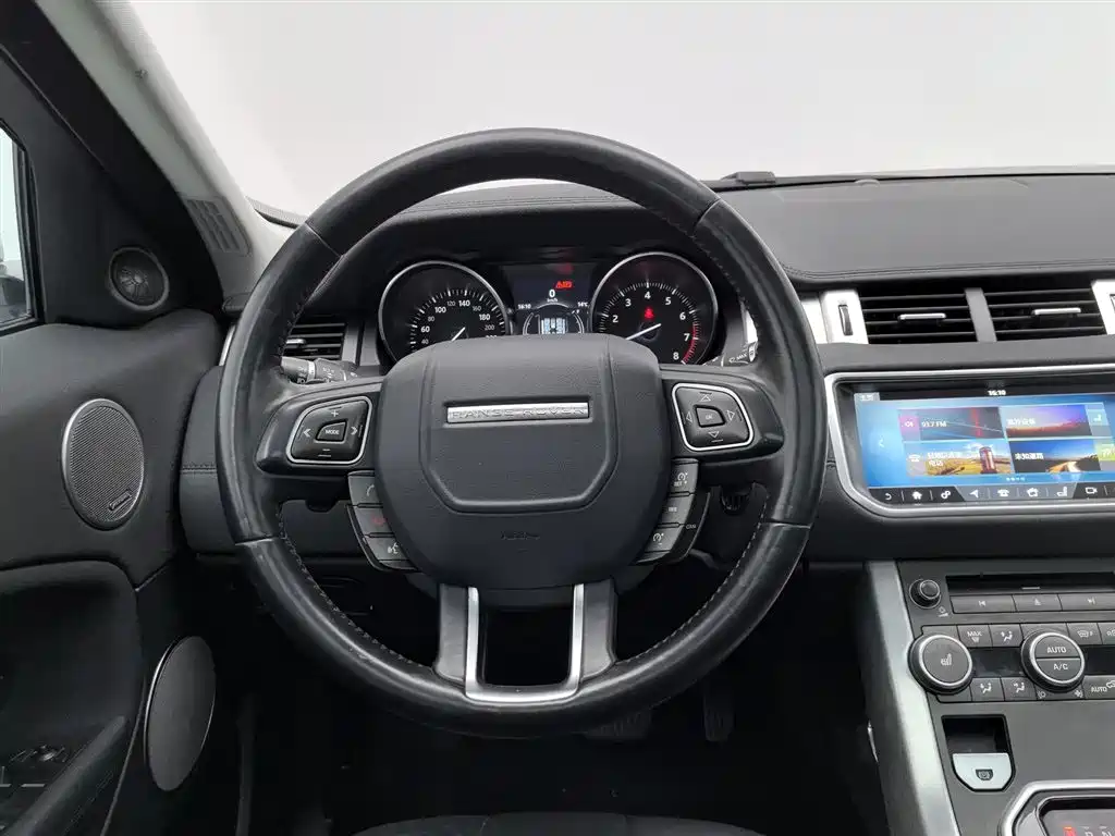 Land Rover Evoque 2018 — фото 11