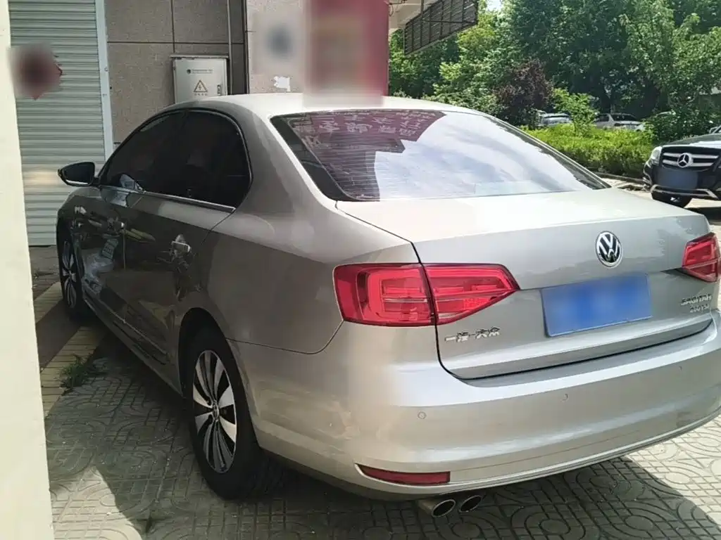 Volkswagen Sagitar 2018