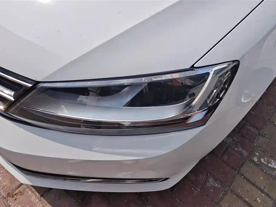 Volkswagen Sagitar 2017