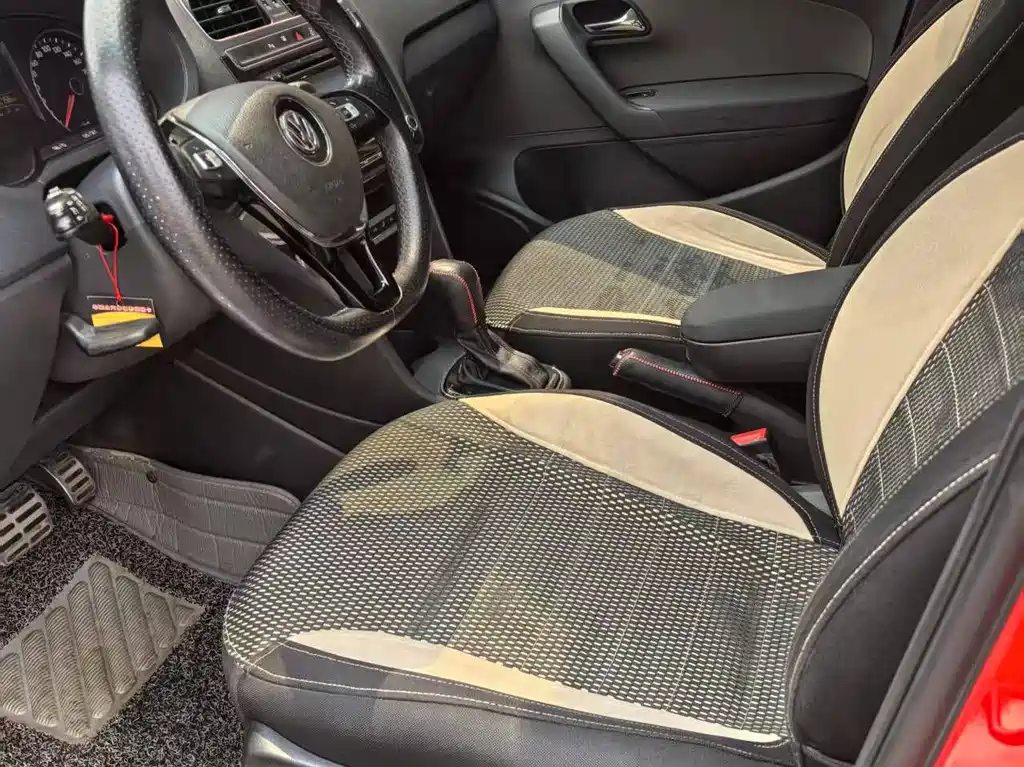 Volkswagen Polo 2015