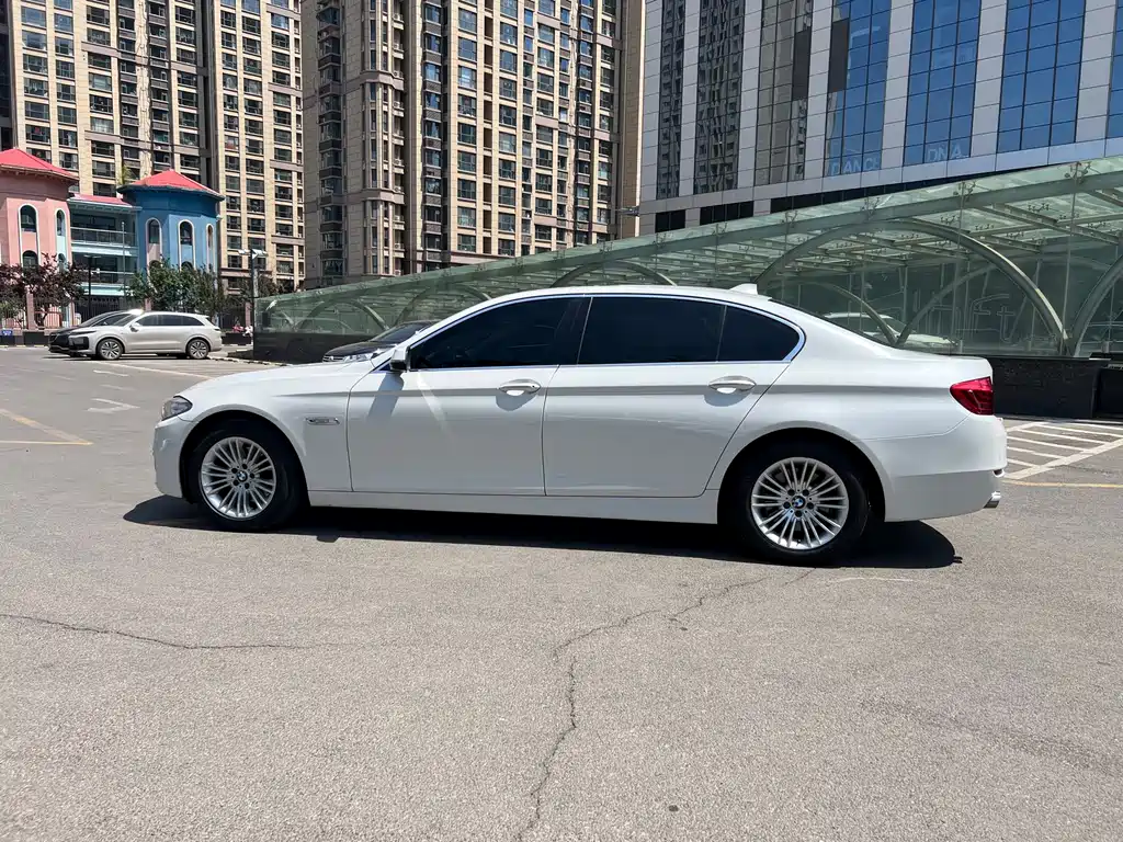 BMW 5 Series 2015 — фото 7