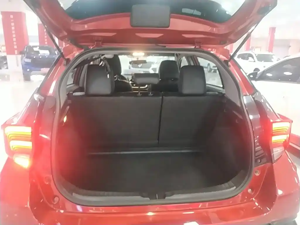 Toyota Yaris L 2020 — фото 19