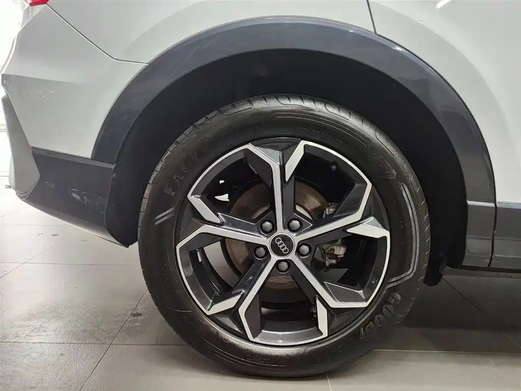 Audi Q3 Sportback 2021 — фото 28