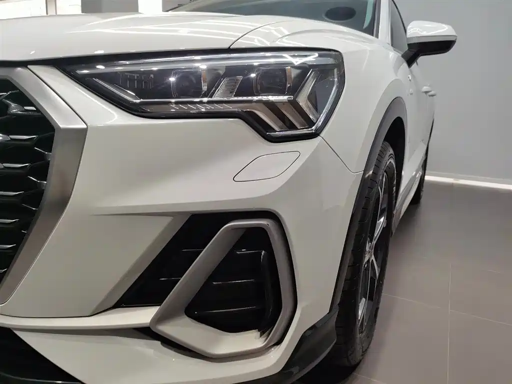Audi Q3 Sportback 2021 — фото 26