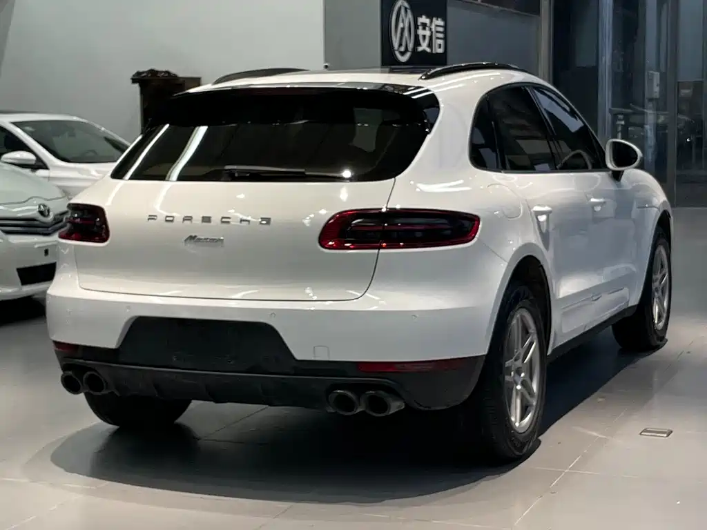 Porsche Macan 2016 — фото 10