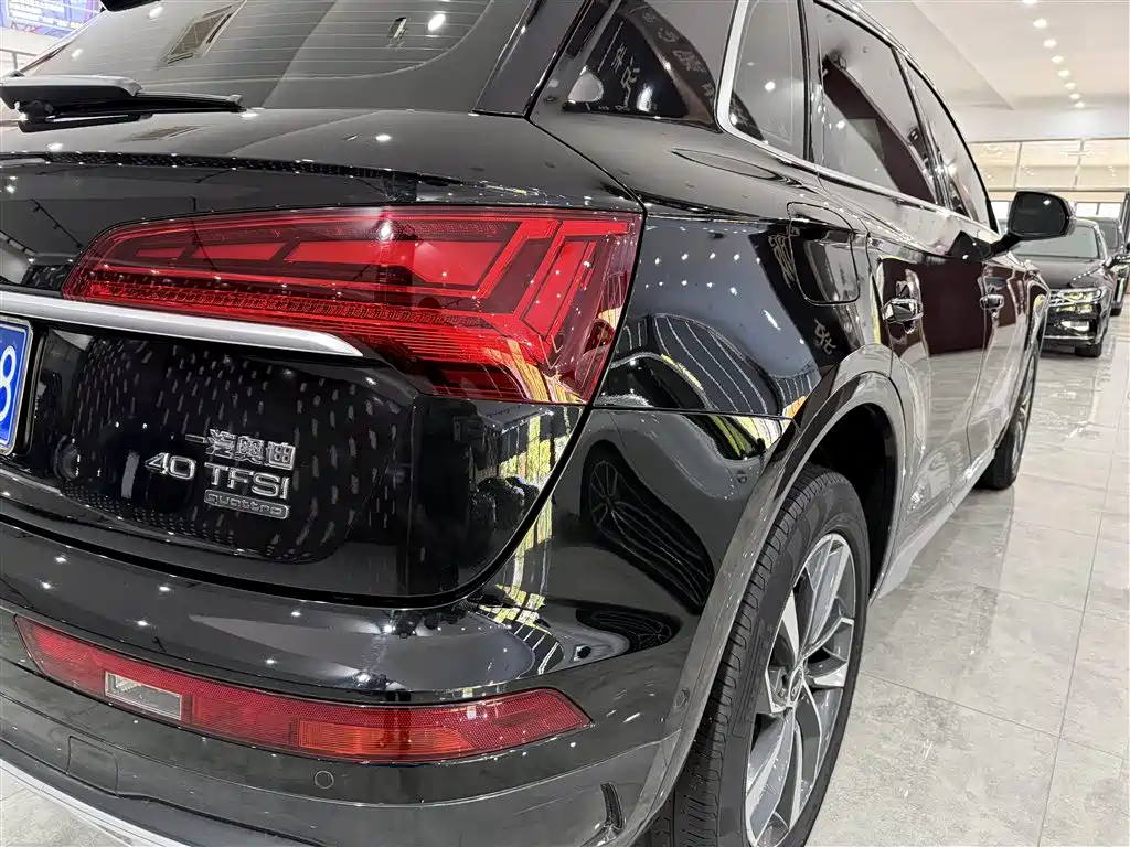 Audi Q5L 2022 — фото 10