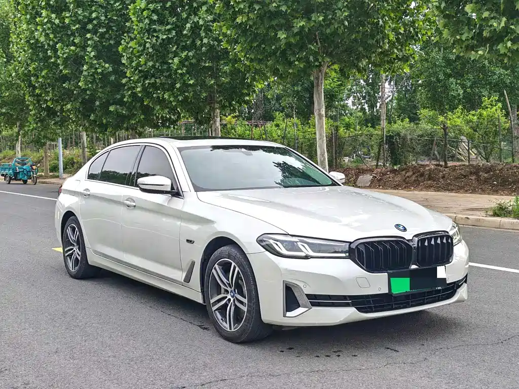 BMW 5 Series New Energy 2023 — фото 3