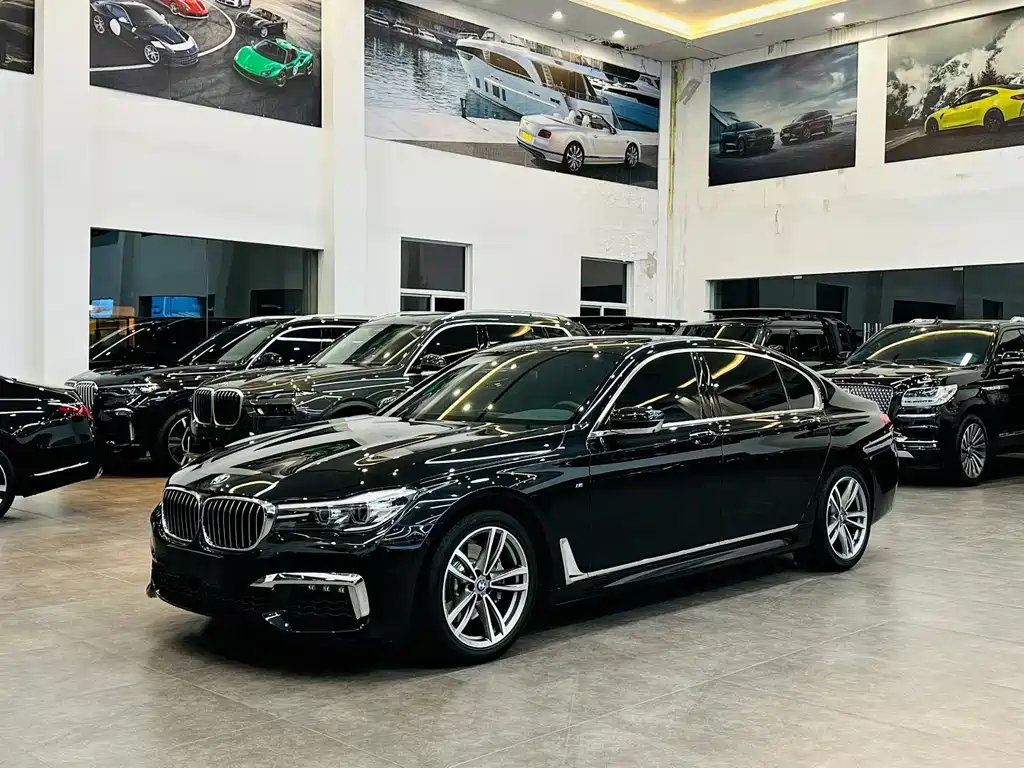 BMW 7 Series 2018 — фото 1