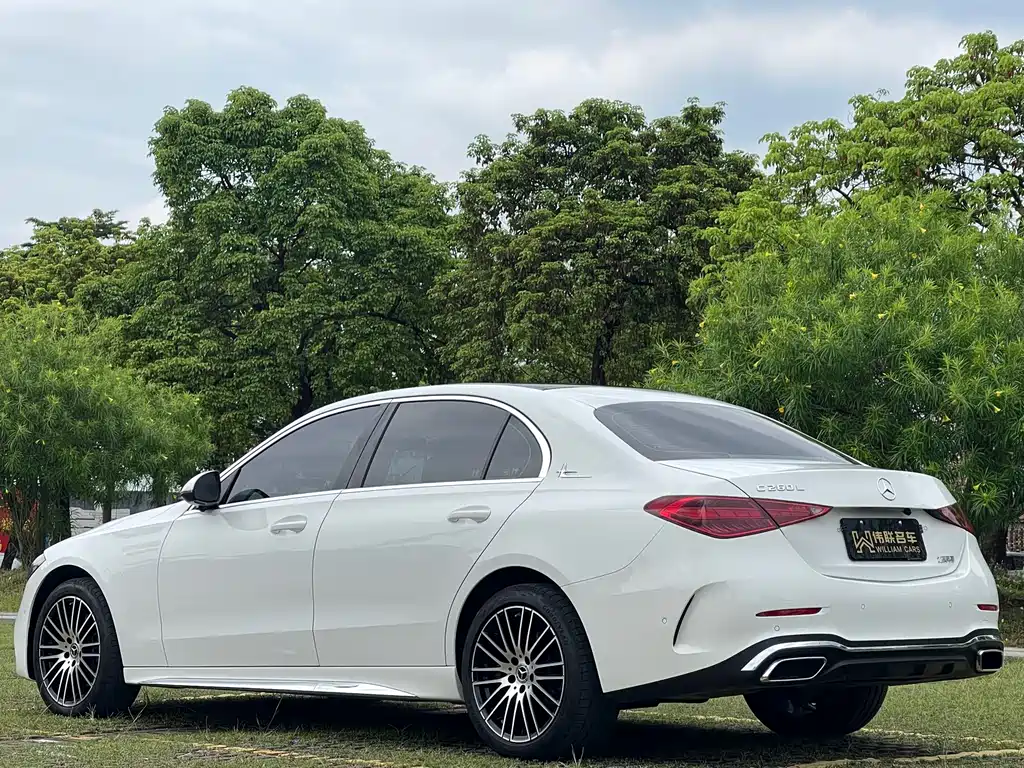 Mercedes-Benz C-Class 2024