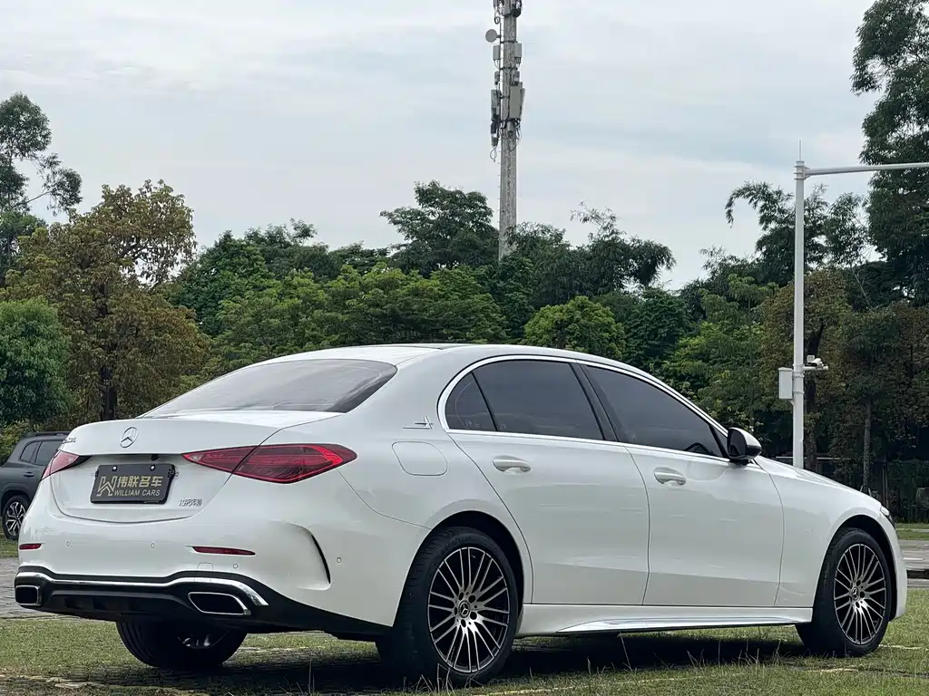 Mercedes-Benz C-Class 2024